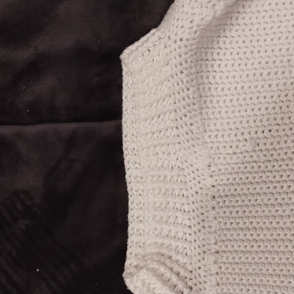 VINTAGE White Cable Knit Chunky Crew Sweater Unisex - Picture 6 of 11